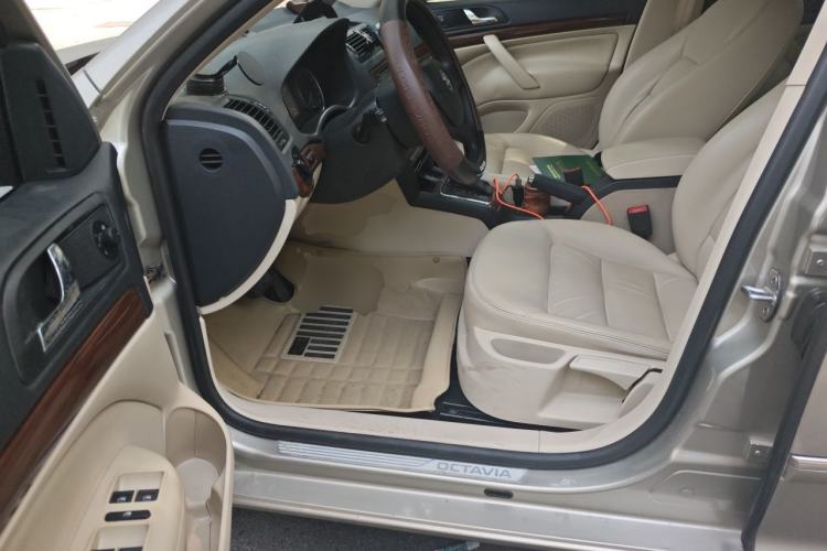 Used Skoda Octavia 2014 1.6L Automatic Yijun Edition Driver Seat