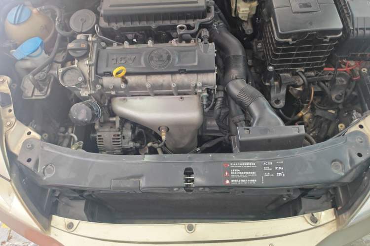 Used Skoda Octavia 2014 1.6L Automatic Yijie Edition Engine Bay
