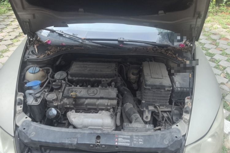 Used Skoda Octavia 2014 1.6L Automatic Yijie Edition Engine Bay