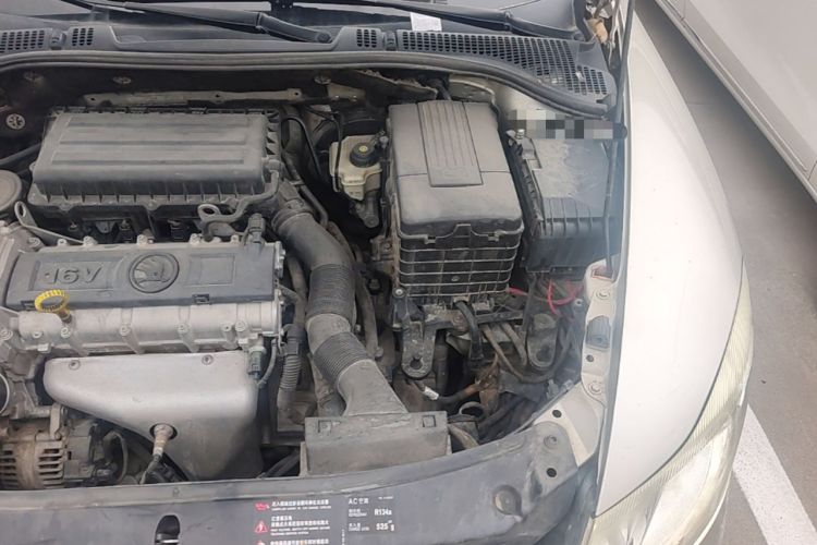 Used Skoda Octavia 2014 1.6L Automatic Yijie Edition Engine Bay Left