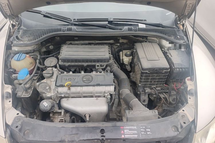 Used Skoda Octavia 2014 1.6L Automatic Yijie Edition Engine Bay