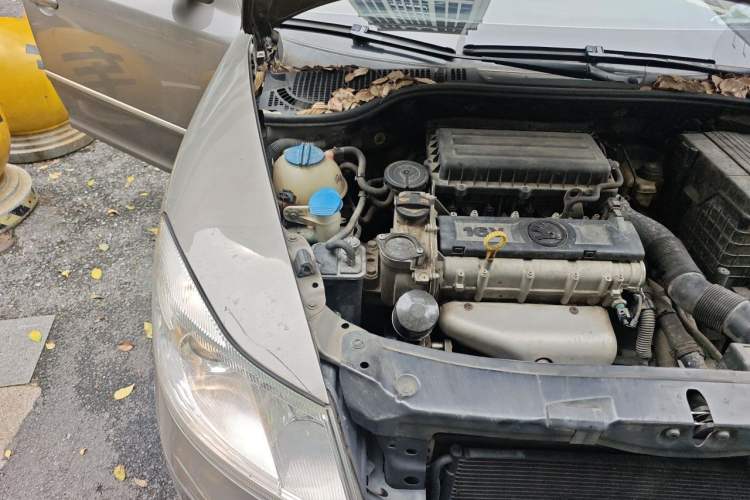Used Skoda Octavia 2014 1.6L Automatic Yijun Edition Engine Bay Right