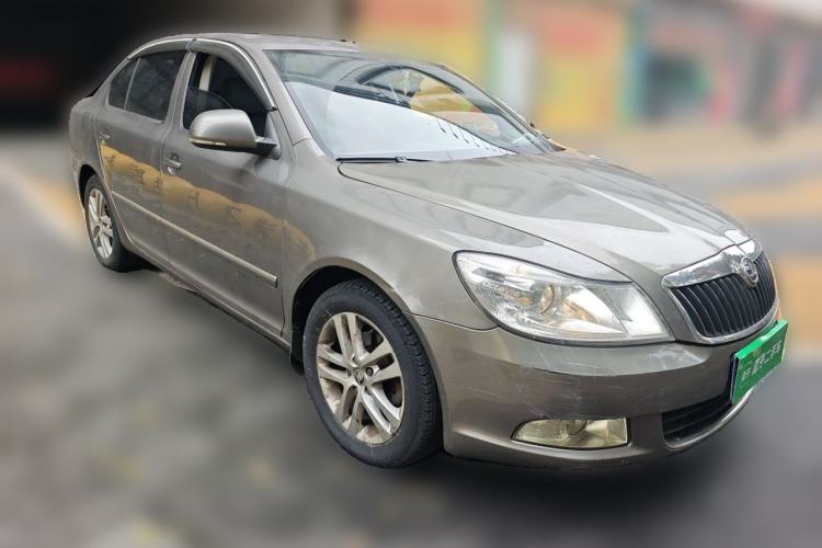 Used Skoda Octavia 2014 1.6L Automatic Yijun Edition Front Right 45 Deg