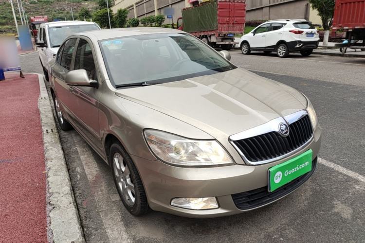 Used Skoda Octavia 2014 1.6L Automatic Yijie Edition Front Right 45 Deg