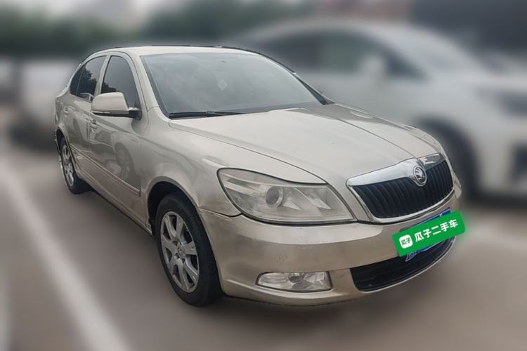 Used Skoda Octavia 2014 1.6L Automatic Yijie Edition Front Right 45 Deg