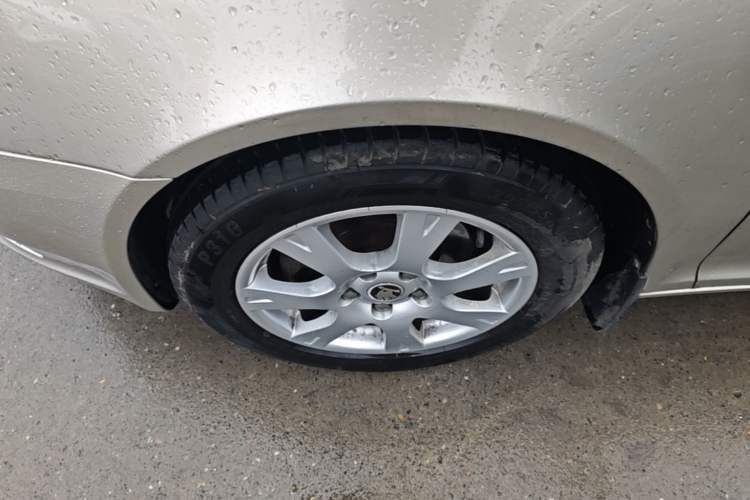 Used Skoda Octavia 2014 2.0L Automatic Yijie Edition Left Front Wheel Hub