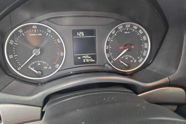 Used Skoda Octavia 2014 1.6L Automatic Yijie Edition Odometer Close Up
