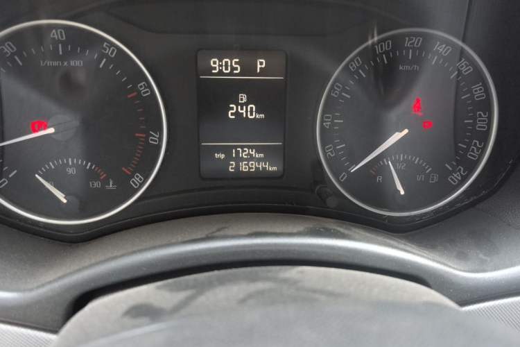 Used Skoda Octavia 2014 1.6L Automatic Yijie Edition Odometer Close Up