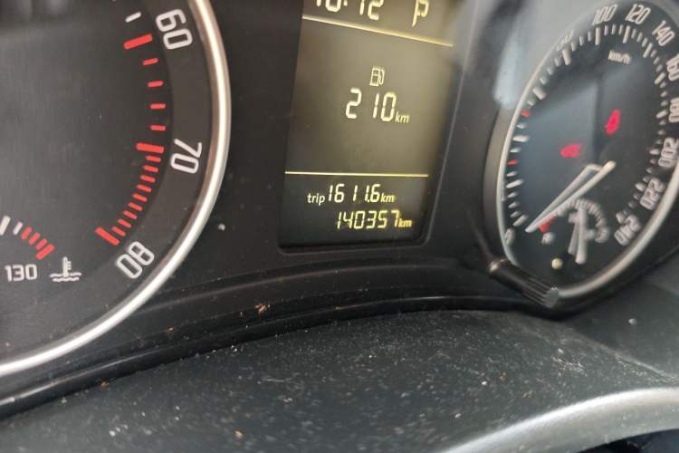 Used Skoda Octavia 2014 1.6L Automatic Yijun Edition Odometer Close Up