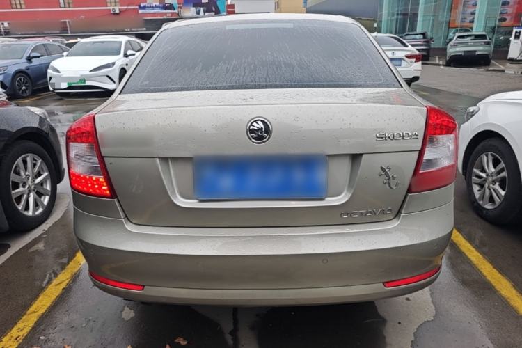 Used Skoda Octavia 2014 2.0L Automatic Yijie Edition Rear