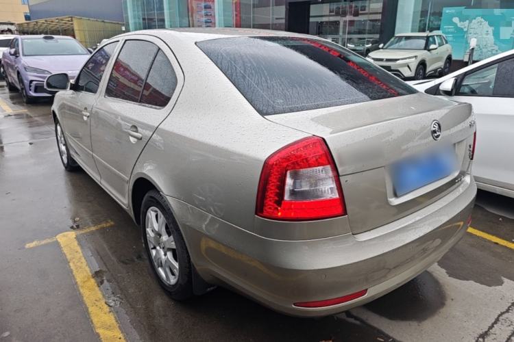 Used Skoda Octavia 2014 2.0L Automatic Yijie Edition Rear Left 45 Deg