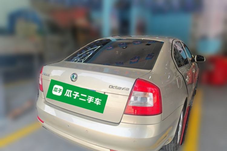 Used Skoda Octavia 2014 1.6L Automatic Yijie Edition Rear Right 45 Deg