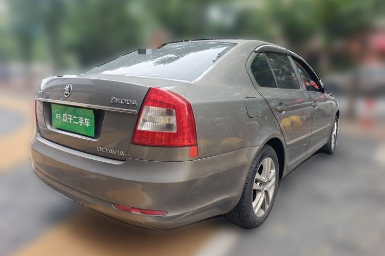 Used Skoda Octavia 2014 1.6L Automatic Yijun Edition Rear Right 45 Deg