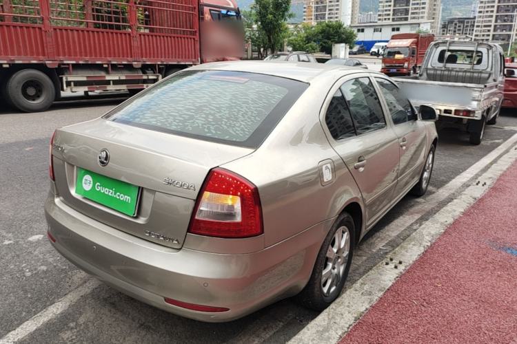 Used Skoda Octavia 2014 1.6L Automatic Yijie Edition Rear Right 45 Deg