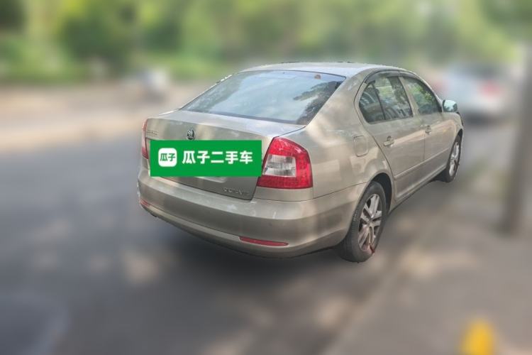 Used Skoda Octavia 2014 1.6L Automatic Yijun Edition Rear Right 45 Deg