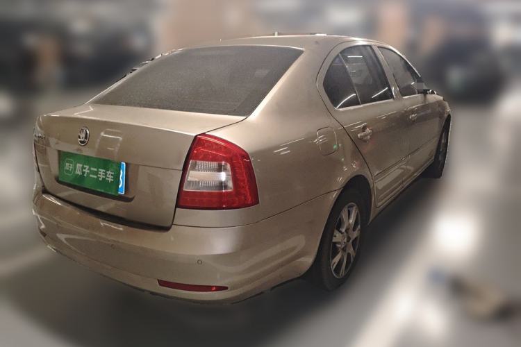 Used Skoda Octavia 2014 1.6L Automatic Yijie Edition Rear Right 45 Deg