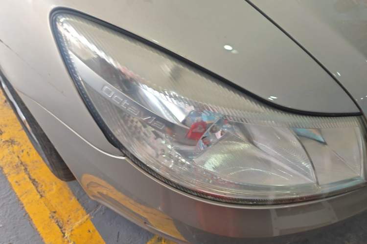 Used Skoda Octavia 2014 1.6L Automatic Yijie Edition Right Front Headlight