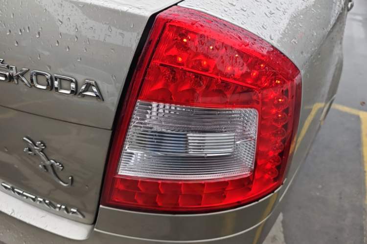 Used Skoda Octavia 2014 2.0L Automatic Yijie Edition Right Rear Taillight