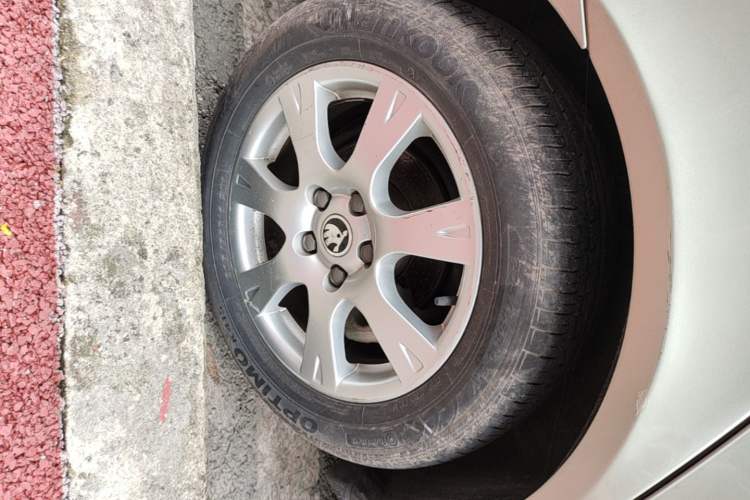 Used Skoda Octavia 2014 1.6L Automatic Yijie Edition Right Rear Wheel Hub