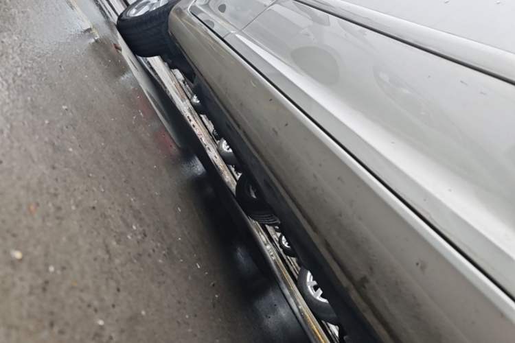 Used Skoda Octavia 2014 2.0L Automatic Yijie Edition Right Side Sill
