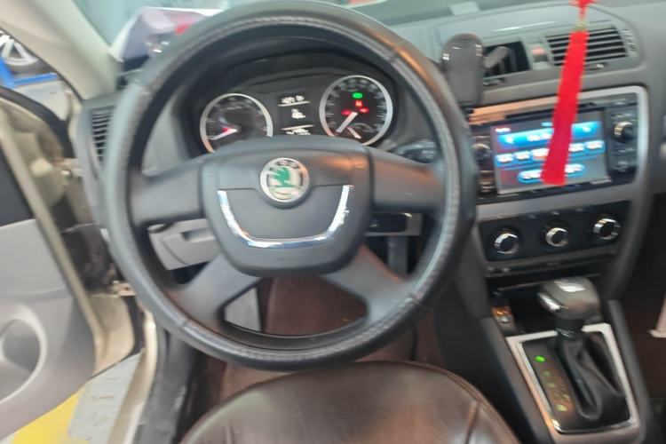 Used Skoda Octavia 2014 1.6L Automatic Yijie Edition Steering Wheel