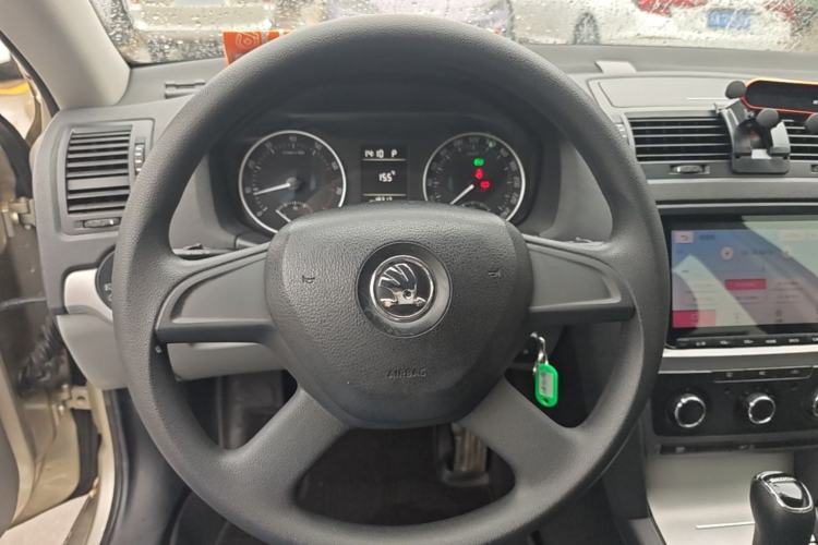Used Skoda Octavia 2014 2.0L Automatic Yijie Edition Steering Wheel