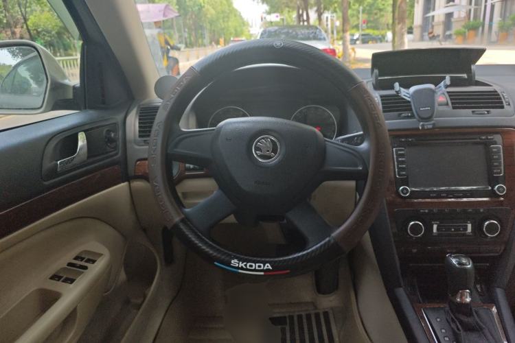 Used Skoda Octavia 2014 1.6L Automatic Yijun Edition Steering Wheel