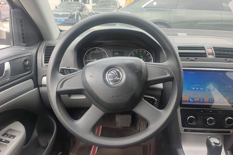 Used Skoda Octavia 2014 1.6L Automatic Yijie Edition Steering Wheel