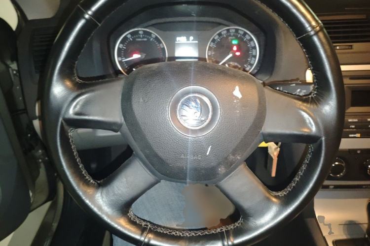 Used Skoda Octavia 2014 1.6L Automatic Yijie Edition Steering Wheel