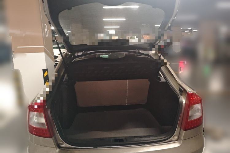 Used Skoda Octavia 2014 1.6L Automatic Yijie Edition Trunk