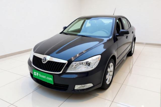 Skoda Octavia 2015 Classic Model 1.6L Automatic Elegance Edition с пробегом