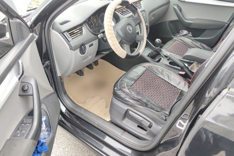 Used Skoda Octavia 2015 1.6L Manual Eado Edition Driver Seat