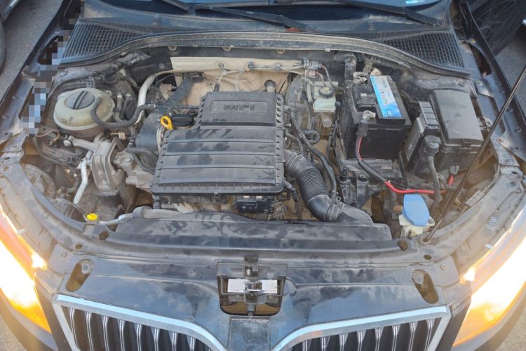 Used Skoda Octavia 2015 1.6L Automatic Yijie Edition Engine Bay