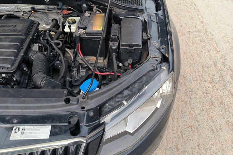 Used Skoda Octavia 2015 1.6L Automatic Eado Edition Engine Bay Left