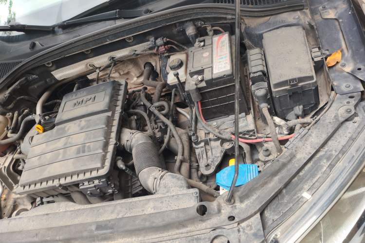 Used Skoda Octavia 2015 1.6L Automatic Yijie Edition Engine Bay Left