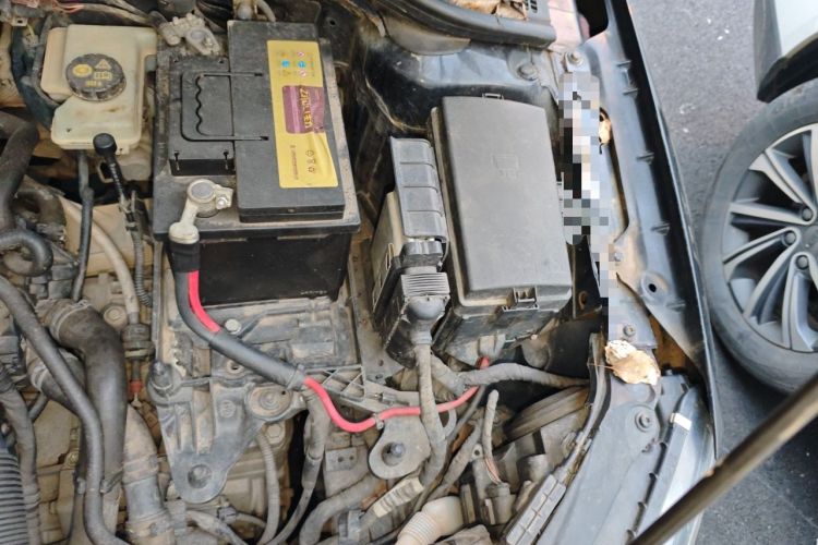 Used Skoda Octavia 2015 1.6L Automatic Eado Edition Engine Bay Left