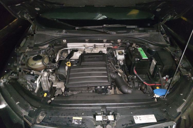 Used Skoda Octavia 2015 1.6L Automatic Yijun Edition Engine Bay