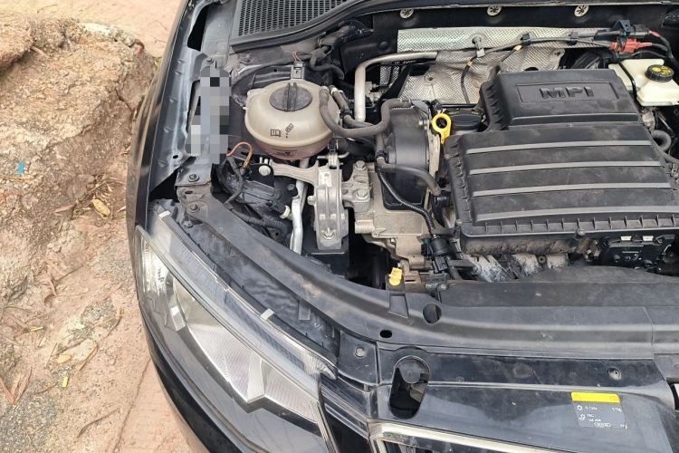 Used Skoda Octavia 2015 1.6L Automatic Eado Edition Engine Bay Right