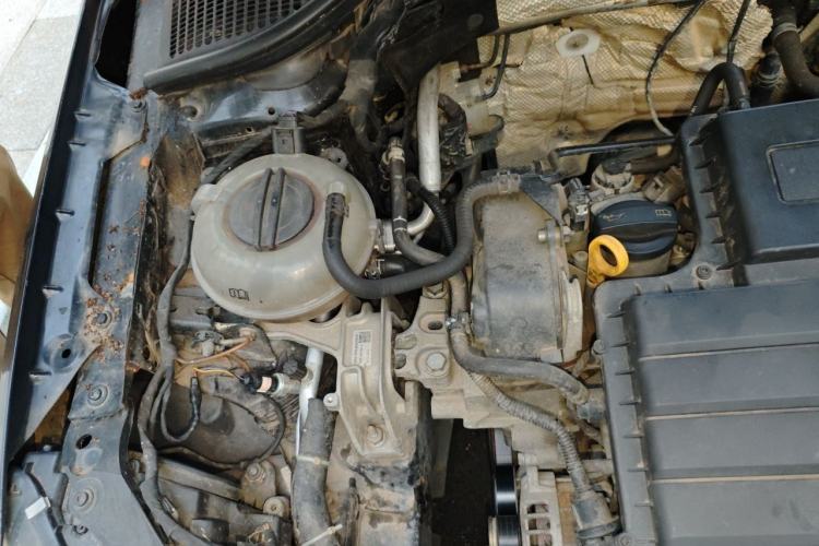 Used Skoda Octavia 2015 1.6L Automatic Eado Edition Engine Bay Right