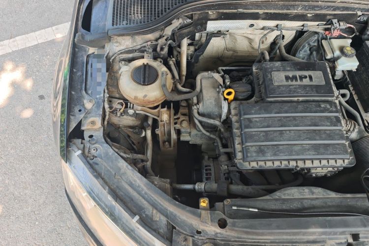 Used Skoda Octavia 2015 1.6L Manual Eado Edition Engine Bay Right