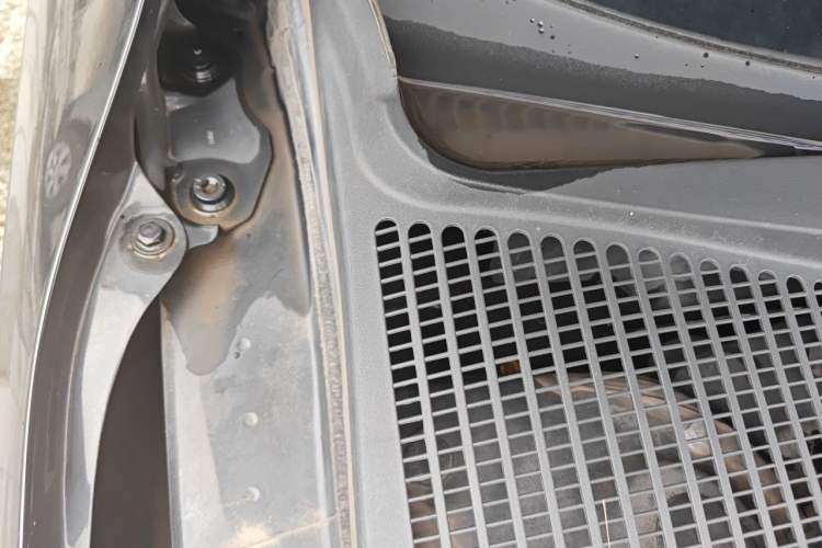Used Skoda Octavia 2015 1.6L Automatic Yijie Edition Engine Bay Right