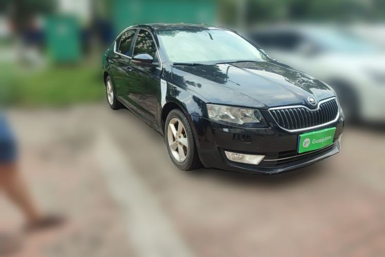 Used Skoda Octavia 2015 1.6L Automatic Eado Edition Exterior 2