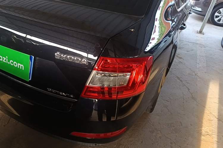 Used Skoda Octavia 2015 1.6L Automatic Yijun Edition Exterior 3