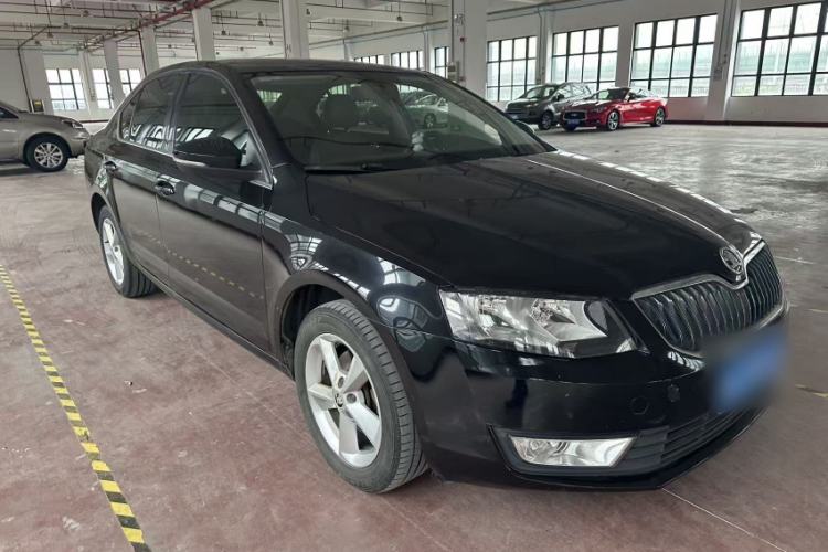Used Skoda Octavia 2015 1.6L Automatic Eado Edition Exterior 4
