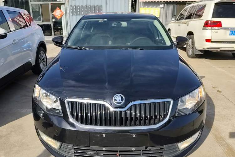 Used Skoda Octavia 2015 1.6L Manual Eado Edition Front