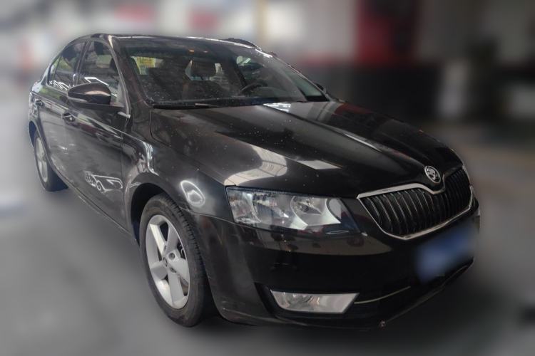 Used Skoda Octavia 2015 1.6L Manual Yijun Edition Front Right 45 Deg