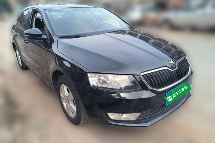 Used Skoda Octavia 2015 1.6L Automatic Eado Edition Front Right 45 Deg