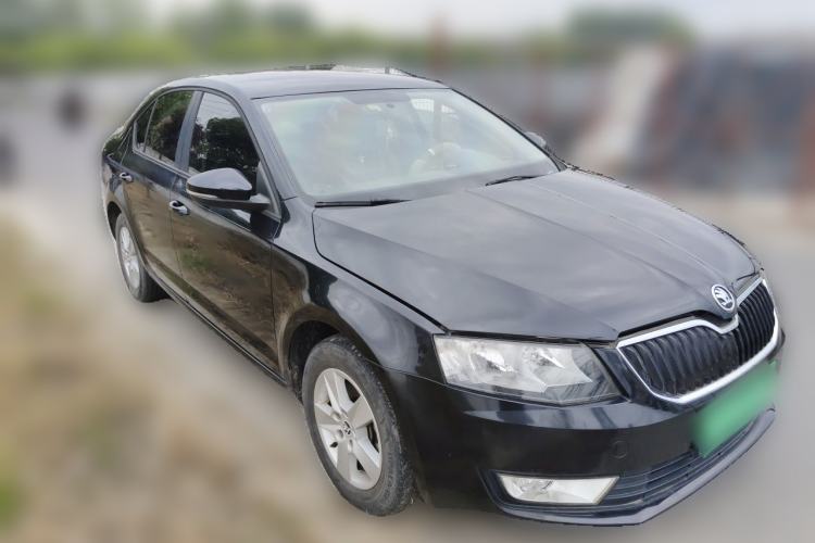 Used Skoda Octavia 2015 1.6L Manual Eado Edition Front Right 45 Deg