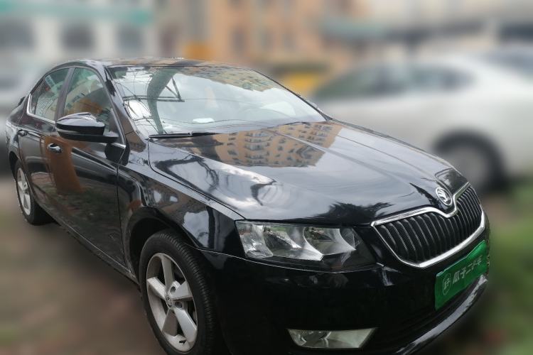 Used Skoda Octavia 2015 1.6L Automatic Yijie Edition Front Right 45 Deg