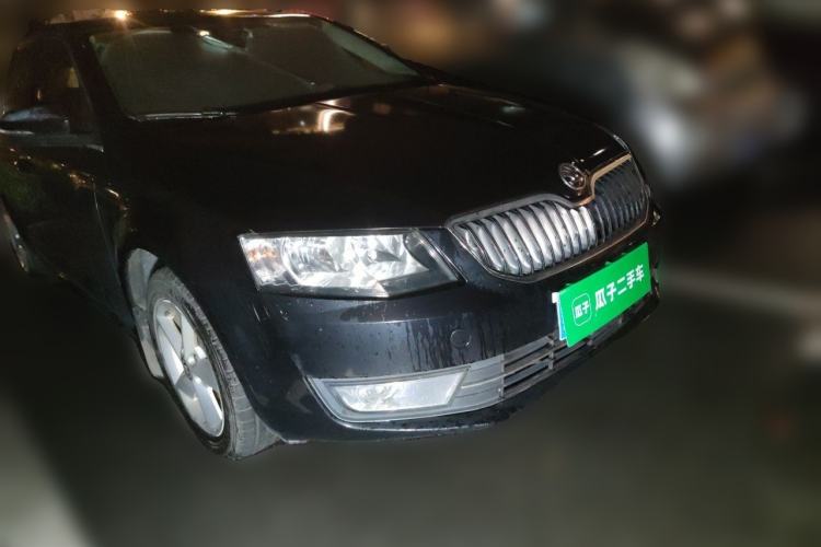 Used Skoda Octavia 2015 1.6L Automatic Yijun Edition Front Right 45 Deg